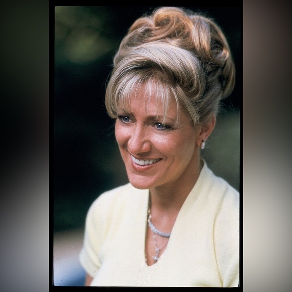 NEW - ‘The Sopranos’ Carmela Soprano Funko Pop - Picture 4 of 14